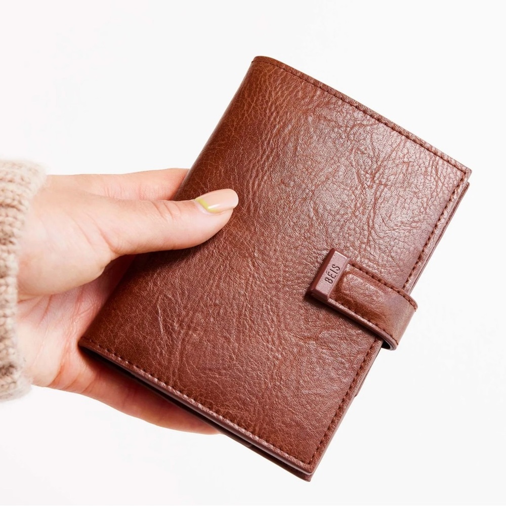 BEIS Passport Holder (Maple)
